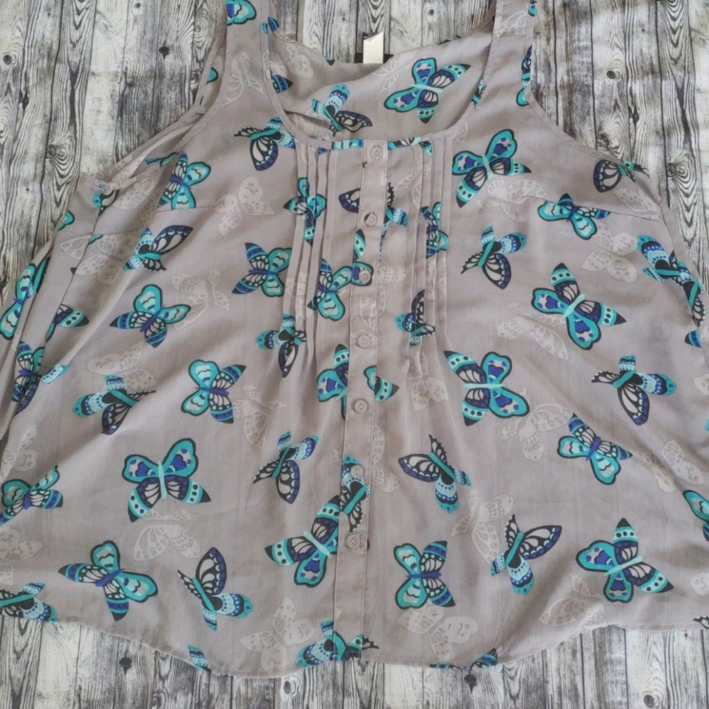 Torrid sleeveless blouse
